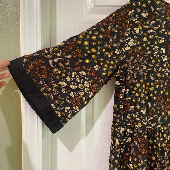 Maurice's NWT Black Brown Paisley Floral Print Kimono Size Small with Fringe - Picture 5 of 11